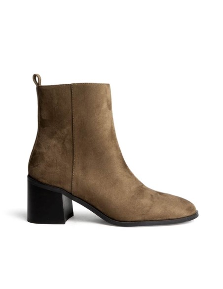 Botín camel de antelina para mujer con tacón bloque de 6 cm Corina M6855 vista lateral