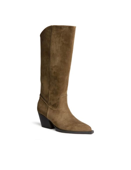 Bota camel de caña alta con tacón cubano vista tres cuartos