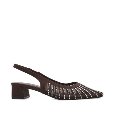 Zapato fiesta marrón destalonado mujer vista lateral