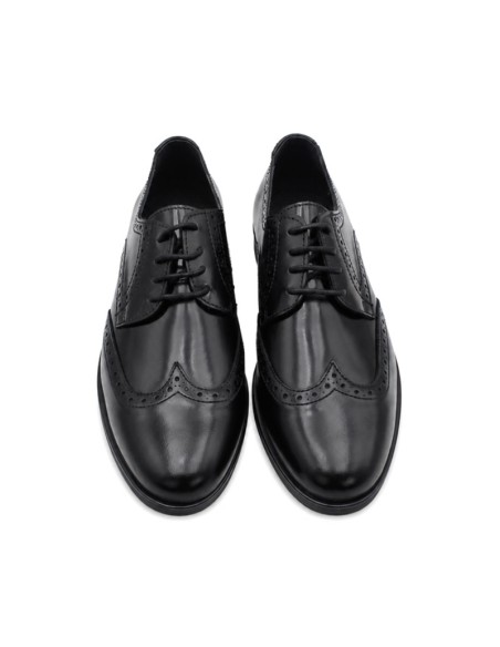 Zapato negro hombre con picado inglés y cordones
