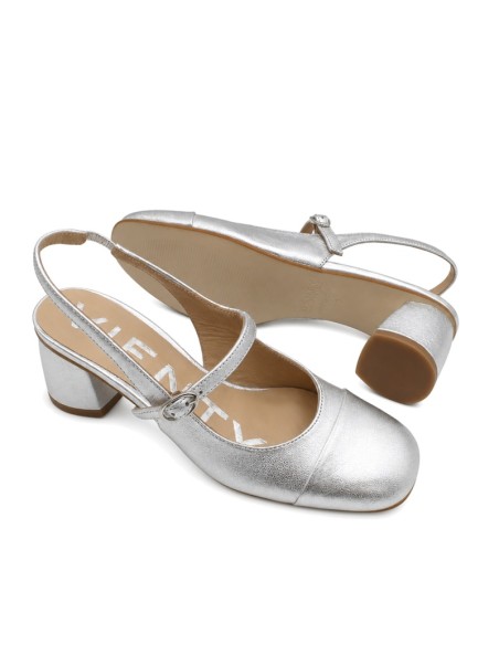 Zapato de tacón plata Vienty con tira y hebilla
