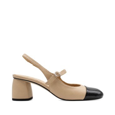 Zapato de tacón bicolor camel y negro Vienty vista lateral