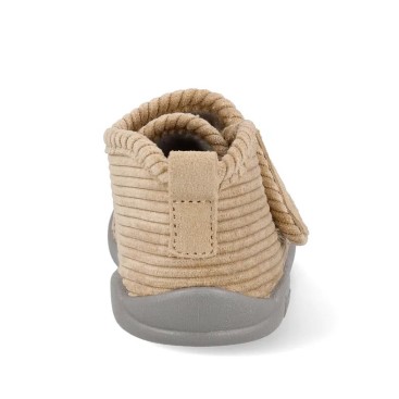 Vista trasera de zapatilla barefoot Igor Homie Pana beige