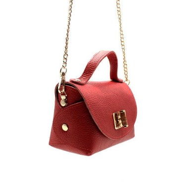 bolso mini rojo mujer piel con cadena dorada vista lateral