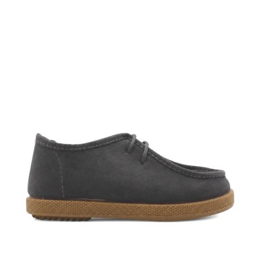 Zapato Wallabee gris Condiz con cordones vista lateral