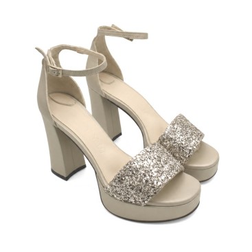Sandalia dorada de fiesta Vienty con tira de glitter