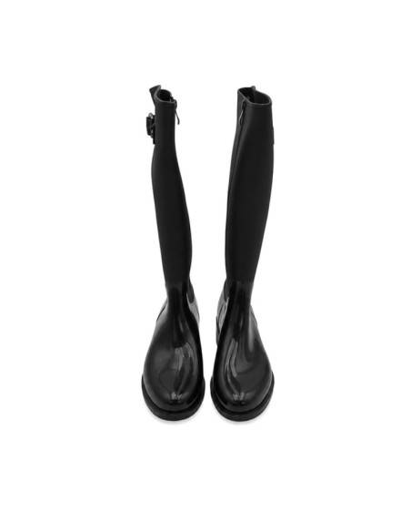 Bota de agua negra mujer vista frontal