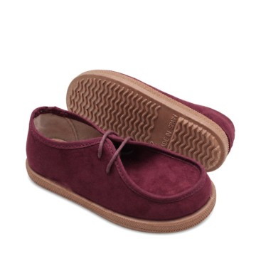 Zapato burdeos niño con suela de goma flexible