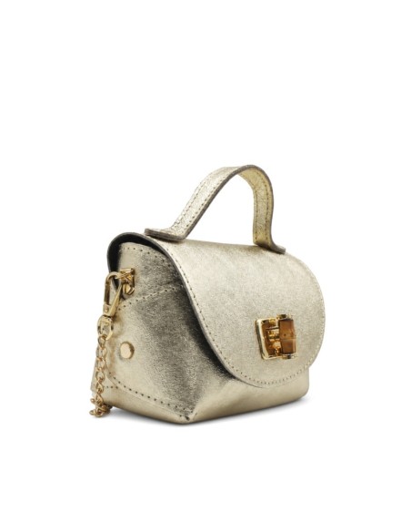 Bolso dorado pequeño de piel con asa corta