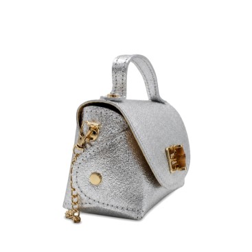 Bolso plateado de piel con cierre de bambú