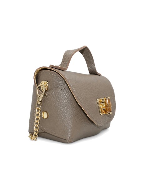 Bolso pequeño color visón con cierre de bambú