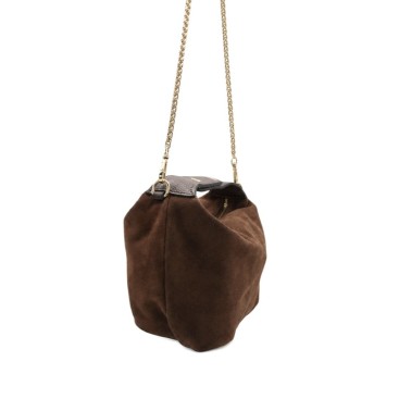 Bolso hobo marrón flexible con detalles dorados