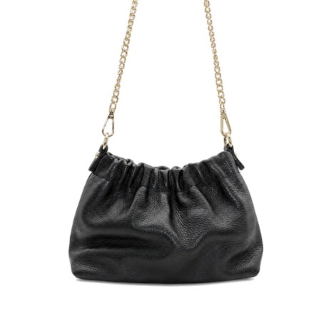 Bolso fruncido de piel negro con cadena dorada