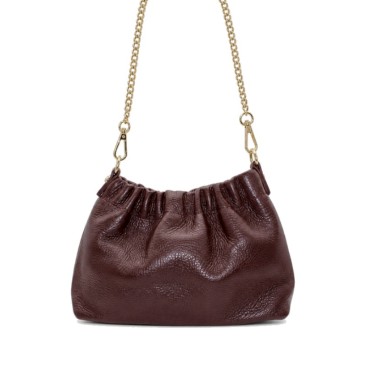 Bolso fruncido burdeos de piel con cadena dorada desmontable