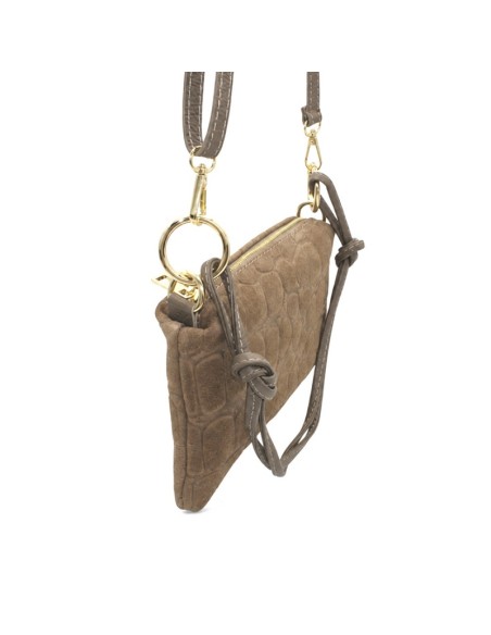 Bolso de serraje color taupe visto de perfil con asa de mano anudada