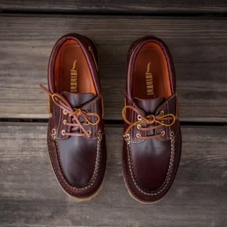 nautico hombre marron​