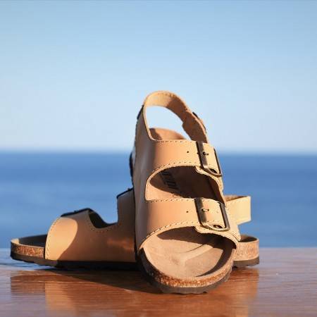 SANDALIA DE HOMBRE ONLINE BIO CON 3 AJUSTES DE HEBILLA EN COLOR CAMEL