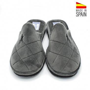 Zapatillas de casa hombre gris con diseño acolchado y bordado lateral