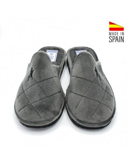 Zapatillas de casa hombre gris con diseño acolchado y bordado lateral