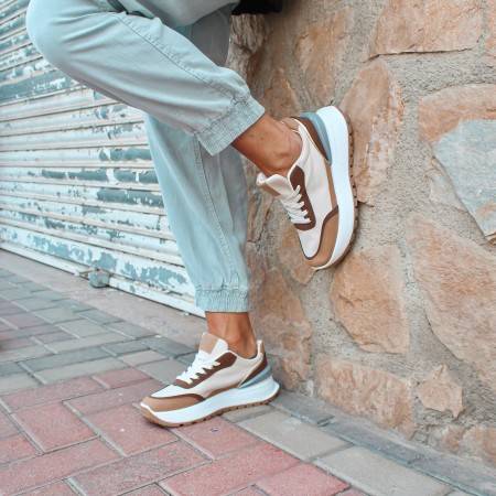 Zapatillas de Mujer color Camel con cordones - Colección 2021/2022