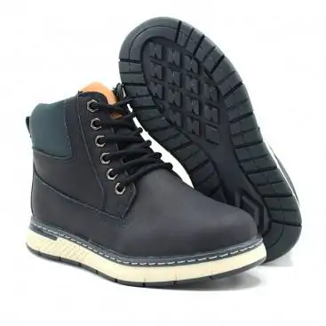 bota montañismo niño