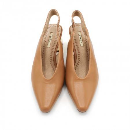 Zapatos Camel con tacón dorado - Corina 2022