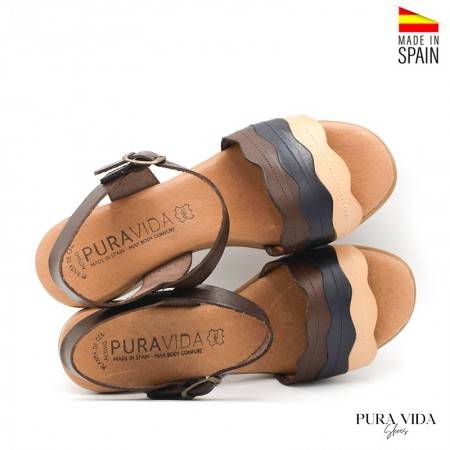 Sandalias de Piel tacón medio color Marrón, azul y beige