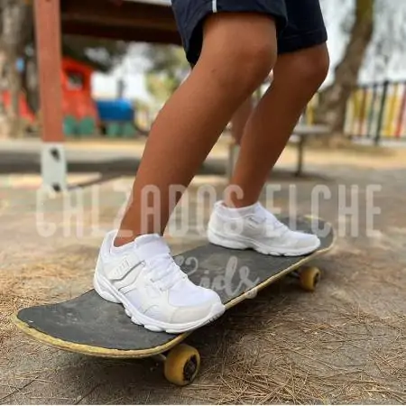 zapatillas deportivas blancas niños
