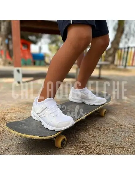 zapatillas deportivas blancas niños