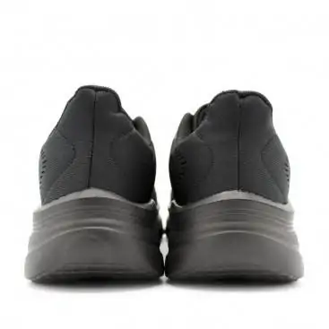 zapatillas deportivas negras trabajo