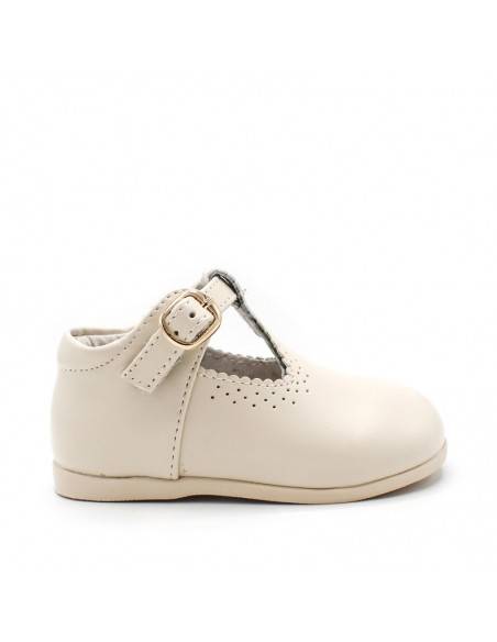 zapatos beige niño
