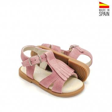sandalias de niña con flecos rosa