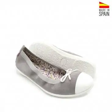 manoletinas de niña grises