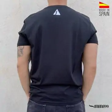 camiseta negra hombre
