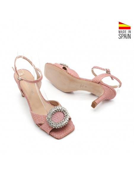 sandalias con tacón de rafia